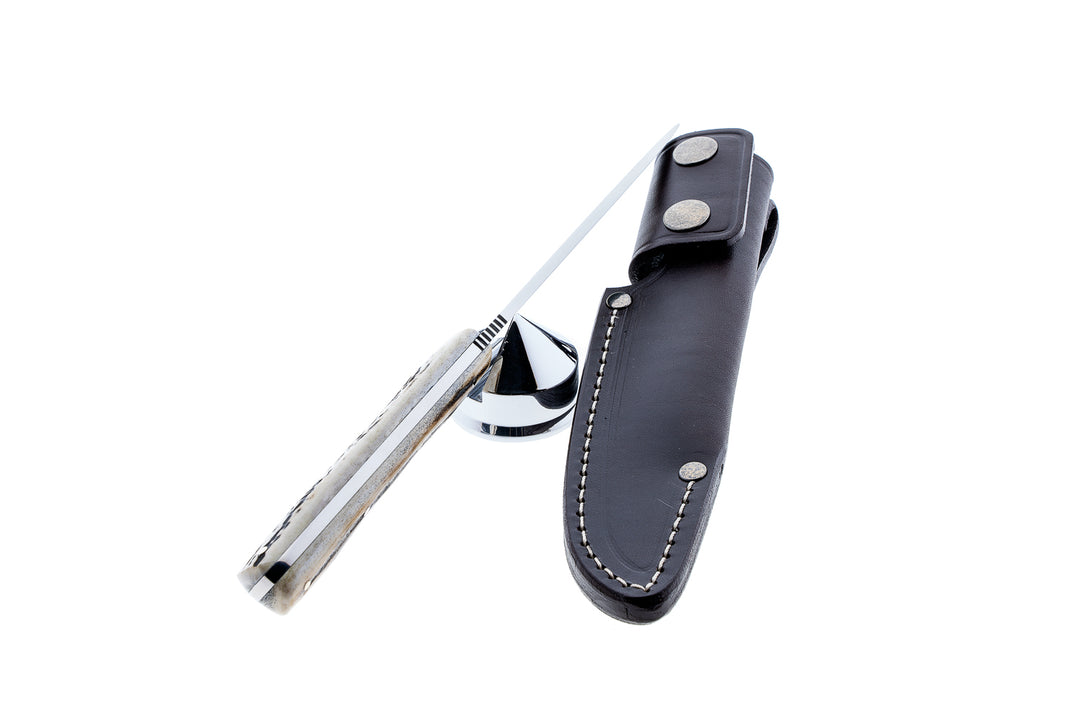 Simón Criollo Medium Knife – Stag Horn Handle