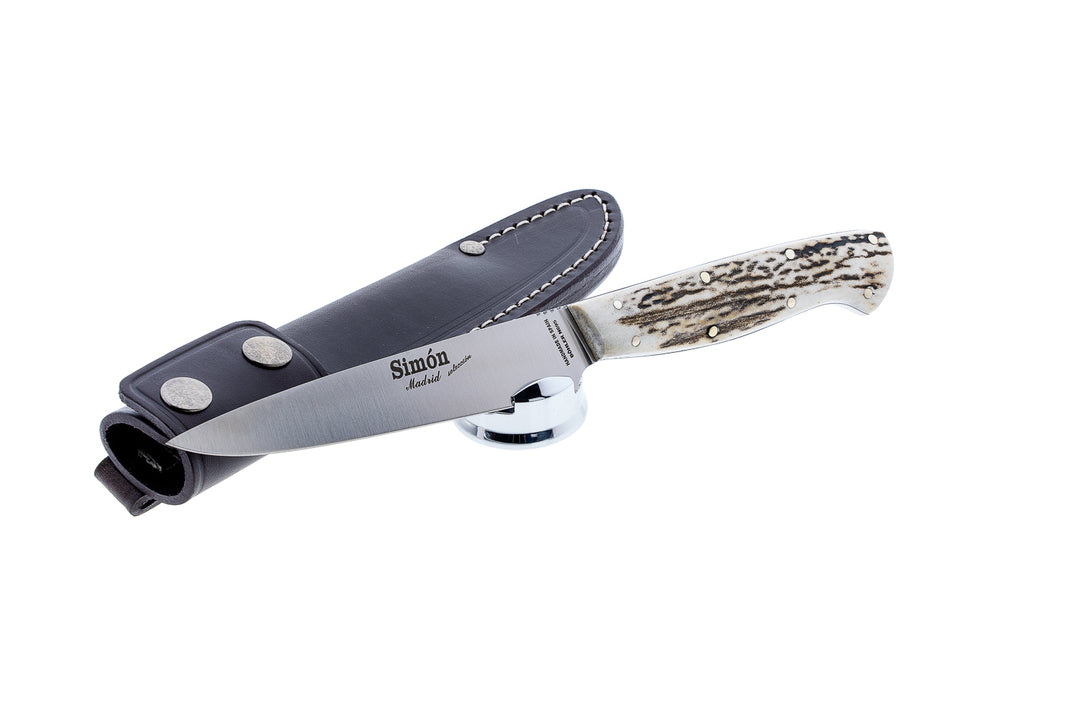 Simón Criollo Medium Knife – Stag Horn Handle