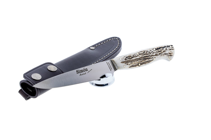 Simón Criollo Medium Knife – Stag Horn Handle
