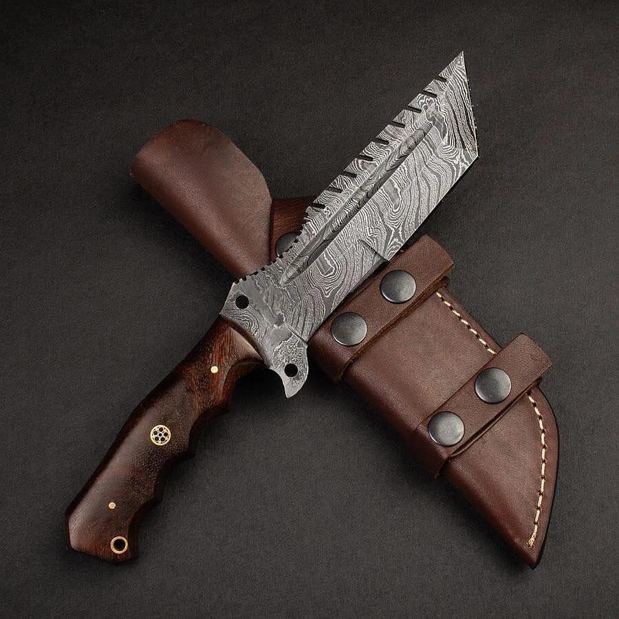 Fixed Blade Handmade Damascus Steel Dagger Knife with rose wood Handle & Real leather Knife Sheath.